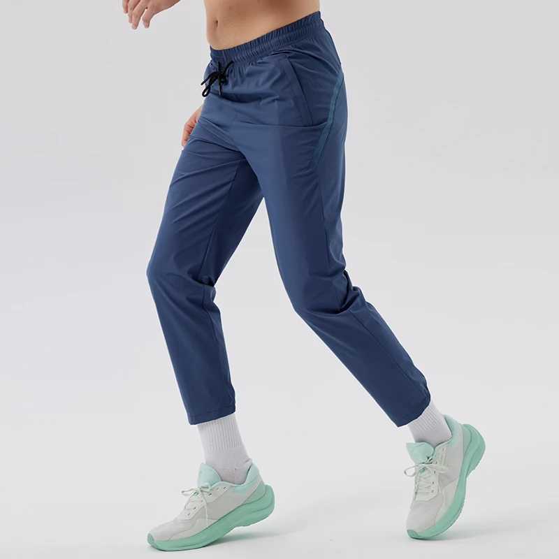 Sports pants for men running pants with zippered pockets mens training and running pants mens casual sports pants W250318