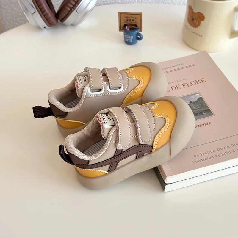 Childrens Forrest Gump Shoes Four Seasons Green Boys and Girls Walking Shoes 2-8 Years Old Waterproof and Anti slip Childrens Baby Sports ShoesXJ25031