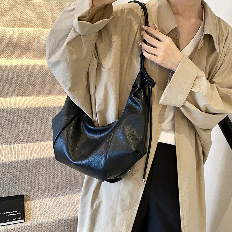 Korean Ins Large Capacity Soft Leather Dumpling For Women Lazy Style Leisure Versatile Commuter Single Shoulder Crossbody Bag Shoulder Bags
