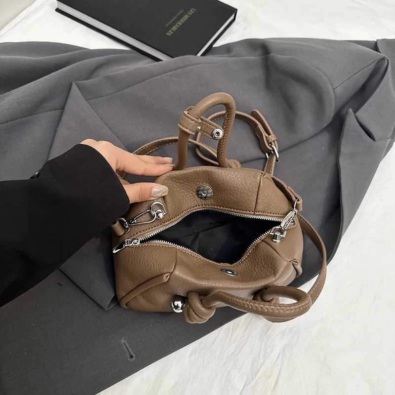 High sensitivity storage bag womens storage bag niche tote bag fixed electronic store messenger bag Y250318