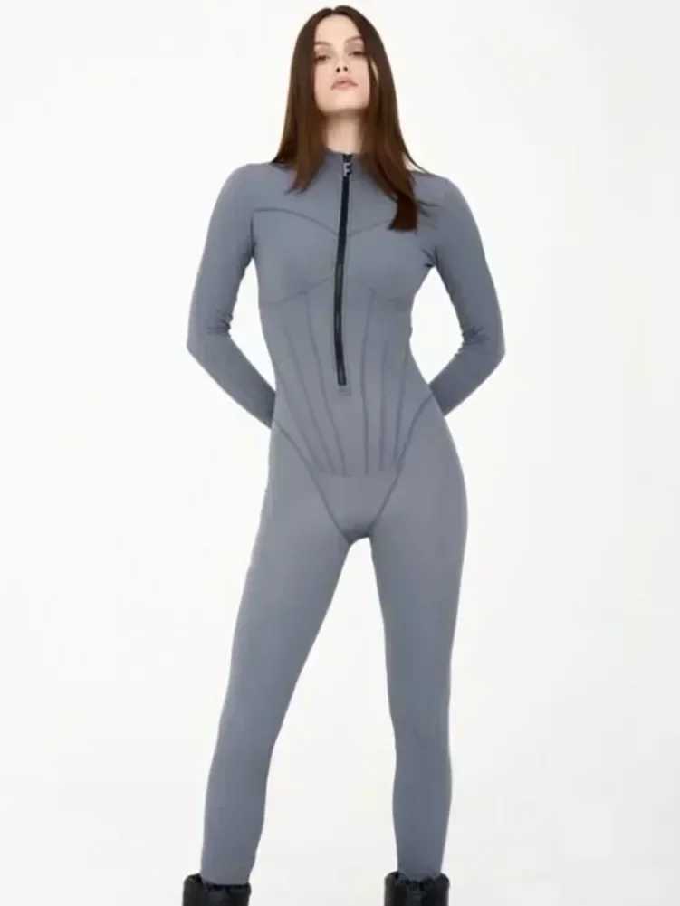 Sexy and elegant womens zipper O-neck long Sleve jumpsuit Strtwear 2025 spring womens outerwear one-piece sports bodysuit X250318