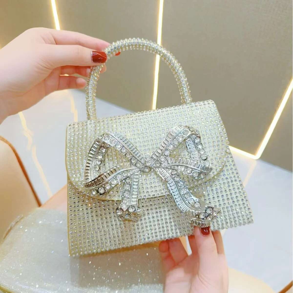 Glitter Shiny Rhies Dia Metal Bow Knot Women's Handbag Shoulder Messenger Wedding Party Clutch Purse Evening Bag