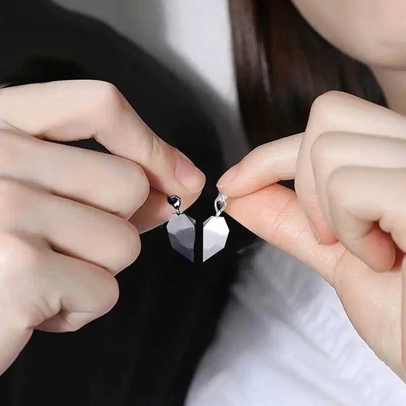 Simple and high-quality couple pendant necklace Electrocardiogram magnetic heart pendant splicing necklace Valentines Day gift W250318