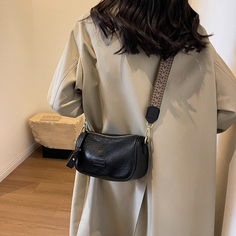 This Year's Popular Small Bags For Women's Spring Versatile 2025 New Fashion Broadband Shoulder Crossbody Pillow Bag Fashion Shoulder Bags