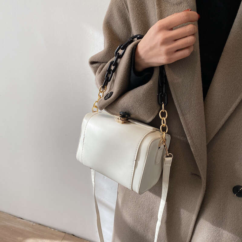 Shoulder 2023 spring new Korean version fashionable and trendy internet celebrity crossbody carrying case small square bag