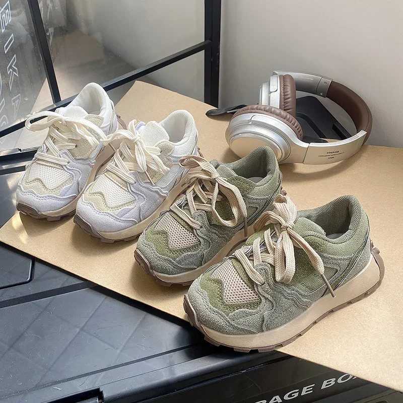 Student running shoes dustproof and anti slip 2025 new fashion childrens sports shoes thick soft sole childrens sports shoes mesh breathable W250318