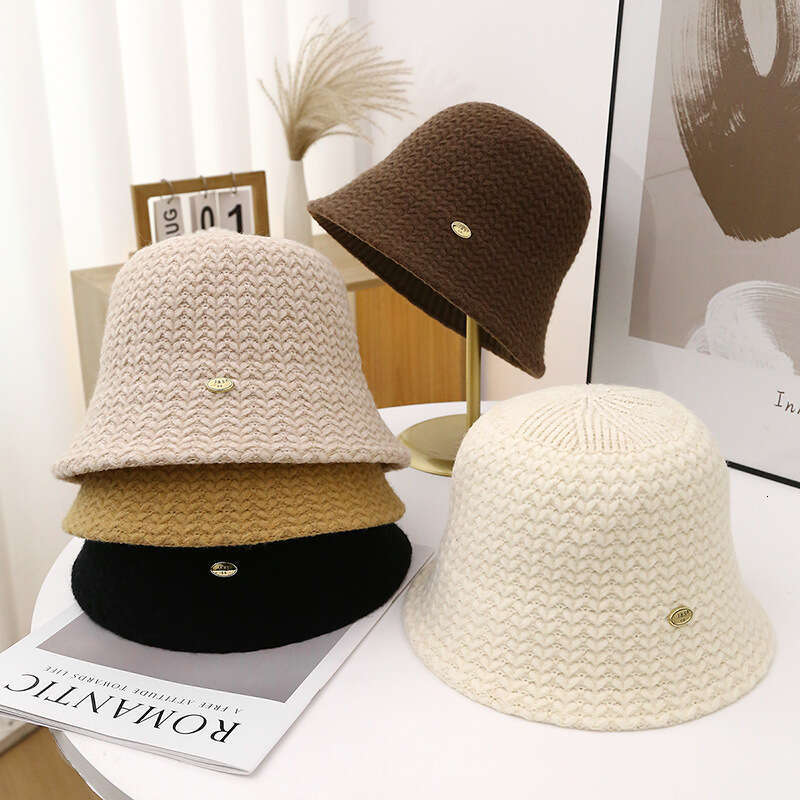 2024 New Dome Ins Leisure Fashion Letter Knitted Basin Sunshade Display Face Small Bucket Hat