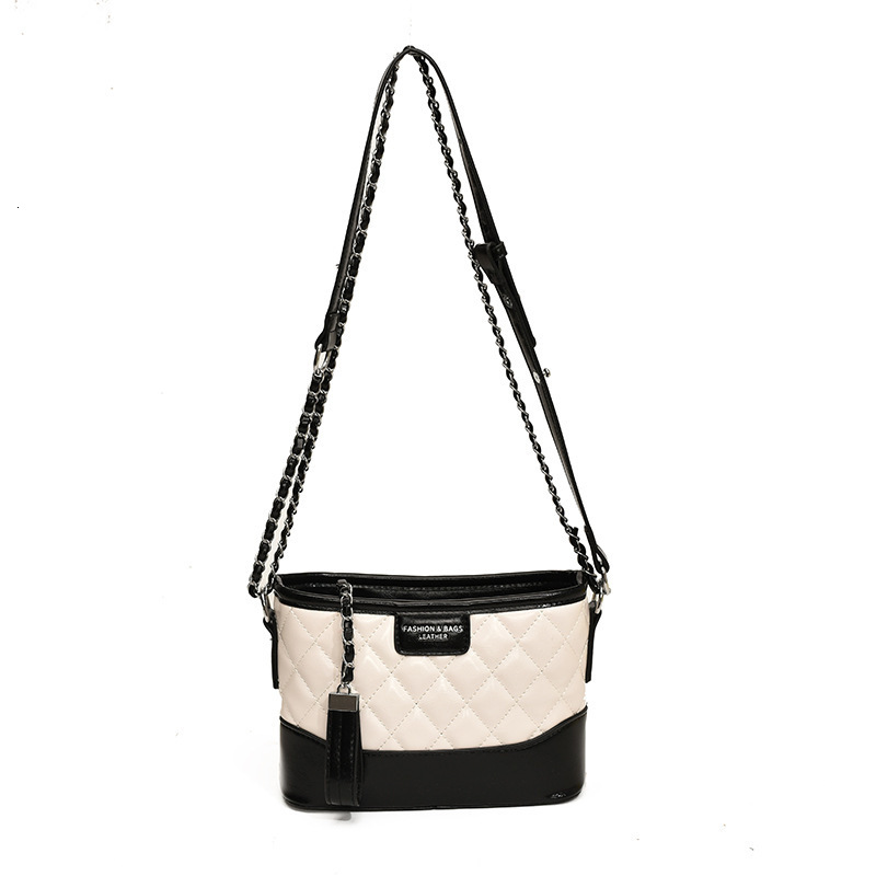 25 Summer New Lingge Chain High Quality Embroidery Thread Cross Handbag High End Designer Fashion Crossbody Bag Versatile Small Fragrant Women s Walle