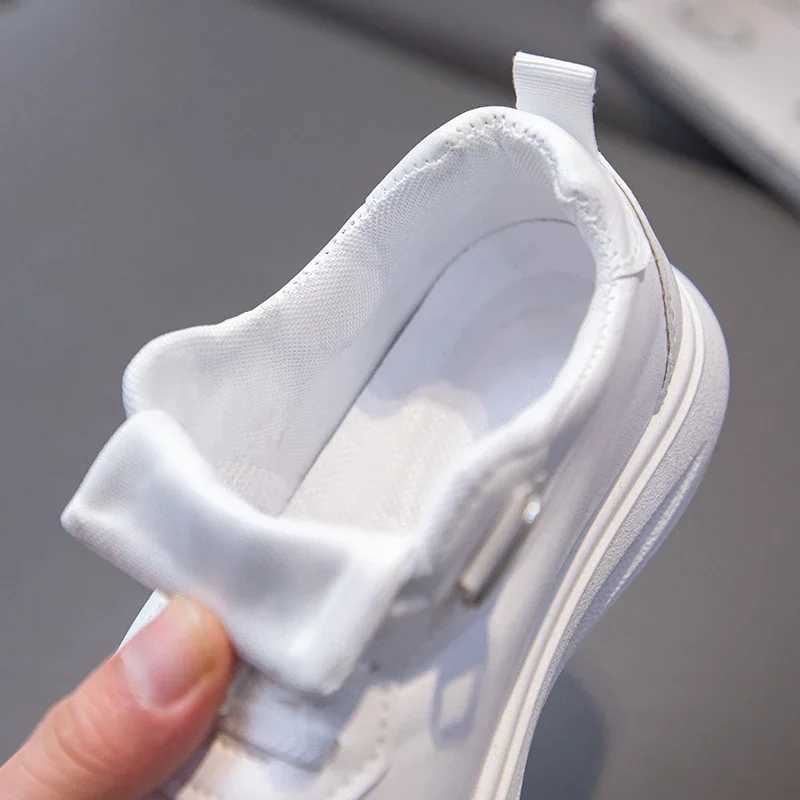 Boys shoes 2025 spring new childrens leather surface lightweight breathable primary school boys and girls sports white shoes W250318