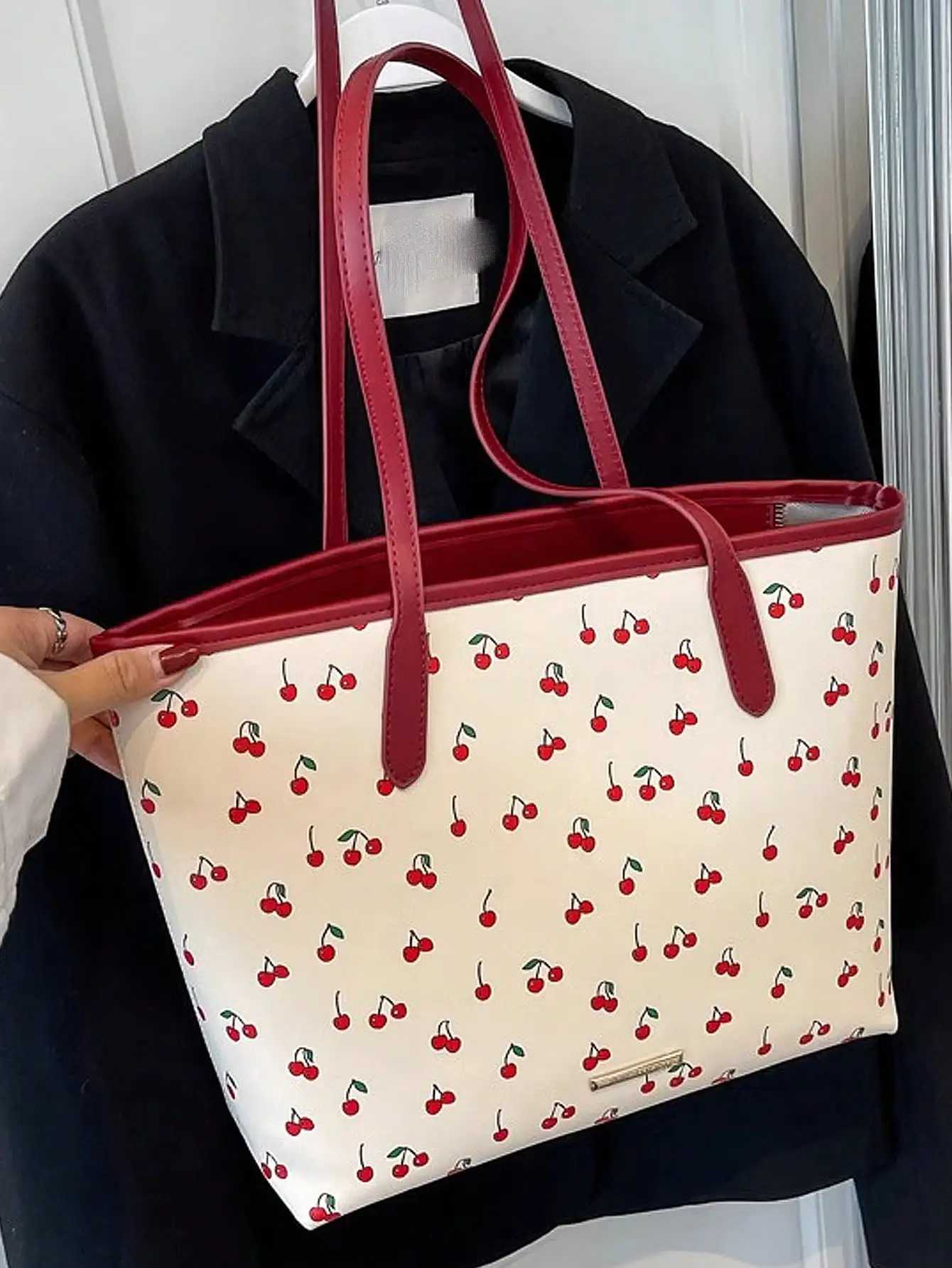 New Cute ry Meatball Printed Shoder Bag 2024 Summer Large Capacity Cmuter Tote Bag Handbag Z250318