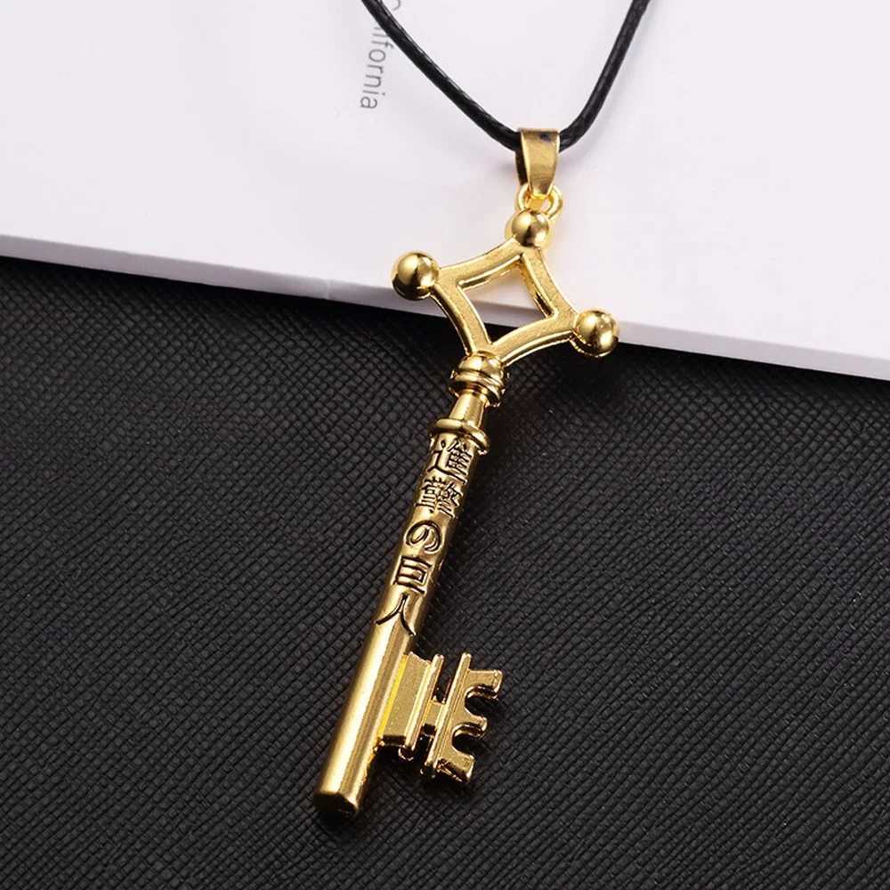 SUMEN 2024 Attack Titan Necklace Eren Key Shingeki No Kyojin Pendant Fashion Retro Anime Jewelry Mens Role Playing W250318