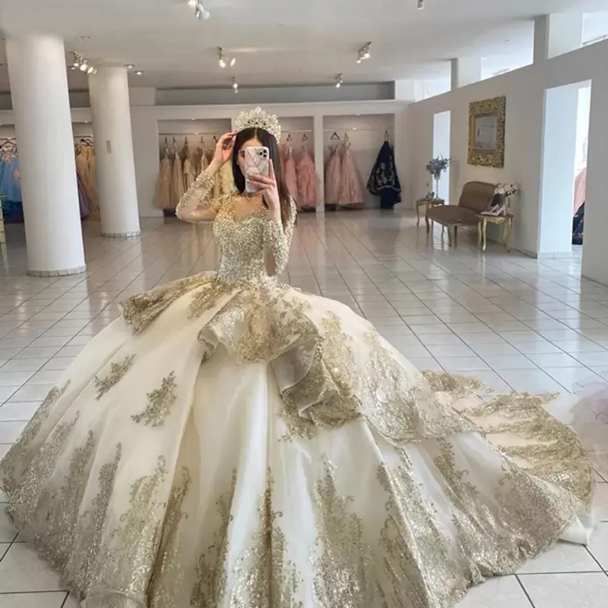 2025 Champagne Beaded Quinceanera Dresses Lace Up Appliqued Long Sleeve Princess Ball Gown Prom Party Wear Masquerade Dress