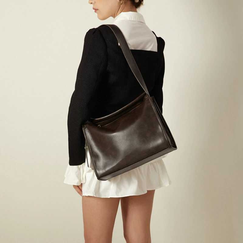 Fashion Vintage Minimalist Cmuting Shoder Bag for Wen Designer Versatile Large Capaci Square Zipper Luxury Designer Bags Z250318