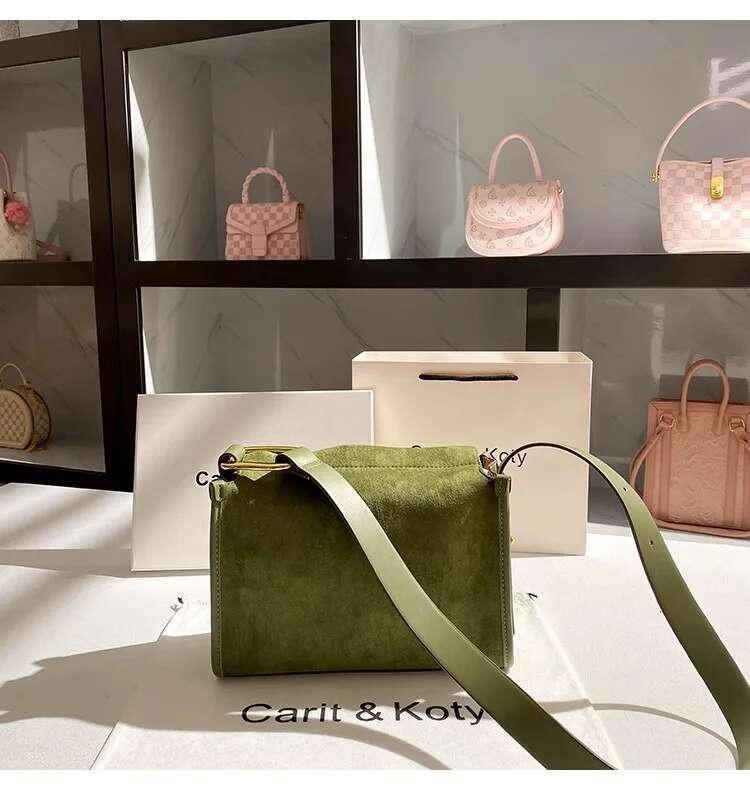 High Quality Cute Cartoon Pillow Autumn Fashion Veet Women's Handbag Lady Purse Shoulder Crossbody Female Casual Bag