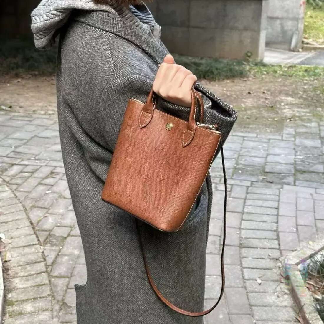 2025 New Splicing Handheld Tote Single Shoulder Crossbody Bag, Durable Mini Cowhide Bucket Bag