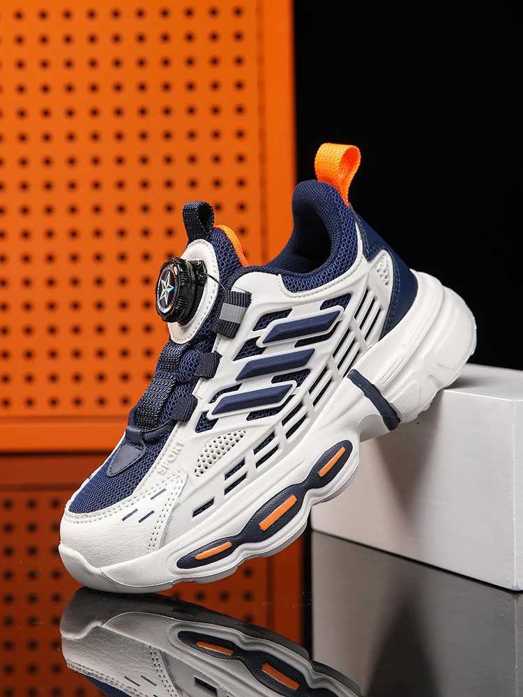 Casual sports shoes lightweight sports shoes breathable and anti slip new sports shoes W250318