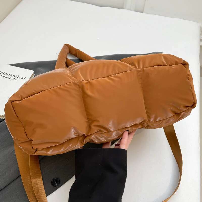 2025 Fashion Plaid Padded Handbag Large Capacity Waterproof Nylon Cotton Tote Designer Quilted Women Shoulder Bag Winter