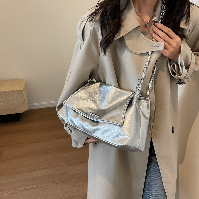 Large Capacity For Women In New Trendy And High End Single Shoulder Bag Summer Super Hot Commuting Chain Crossbody Bag Shoulder Bags