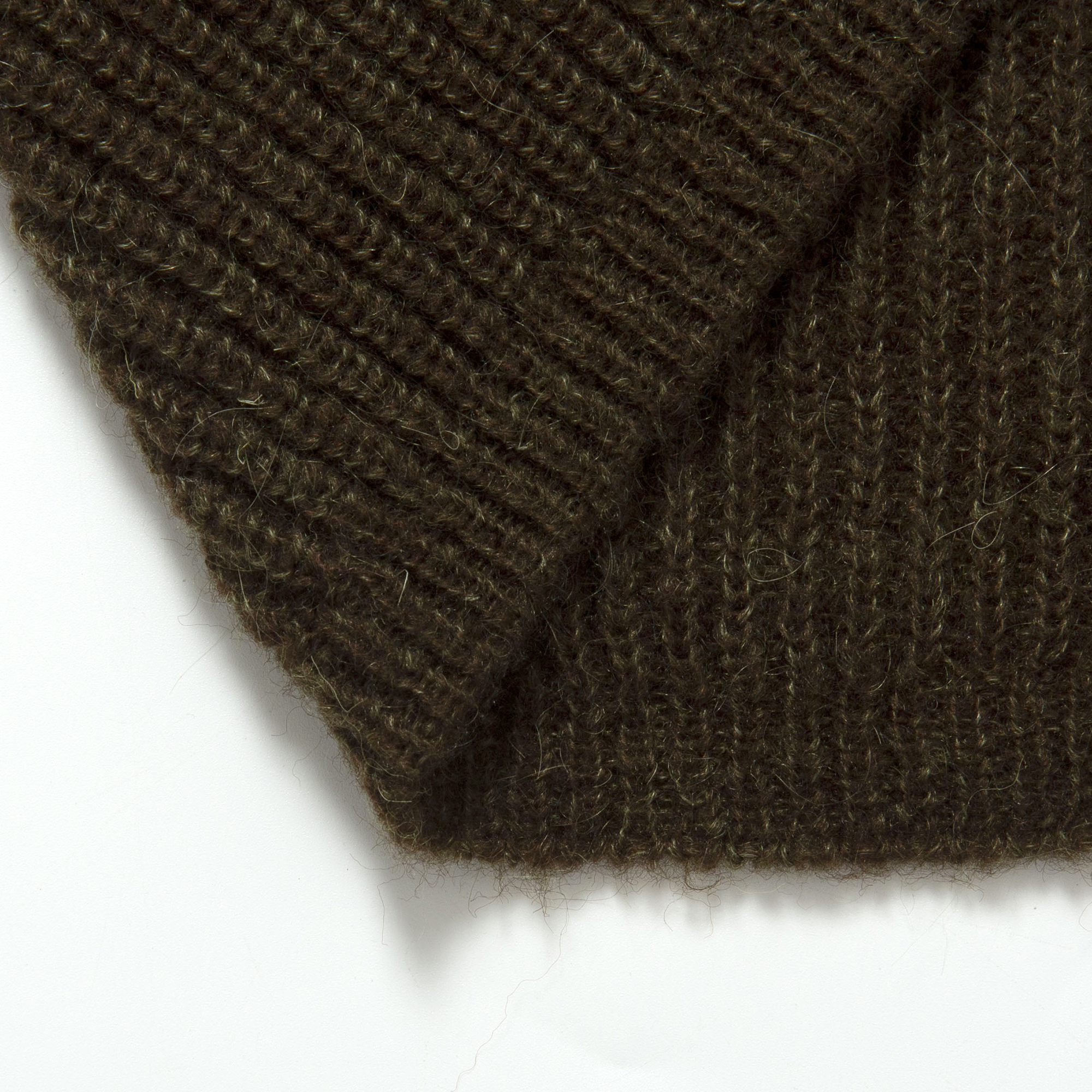 Unisex Chic Woolen V-Neck Sweater - Stylish Casual Knit Pullover for Everyday Wear