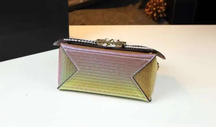 2024 New Pearl Riveted Wings Women Real Leather Stylish Bag Temperament Shoulder Messenger Bags