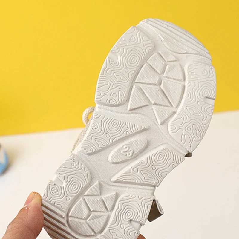 Childrens boys and girls casual sports shoes soft and breathable mesh running sports shoes preschool school fashion 2025 W250318