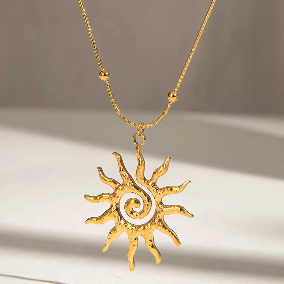 Youthway Versatile Chic Gold Plated Stainless Steel Hollow Sun Pendant Necklace For Women Waterproof Jewelry New Arrival Gift W250318