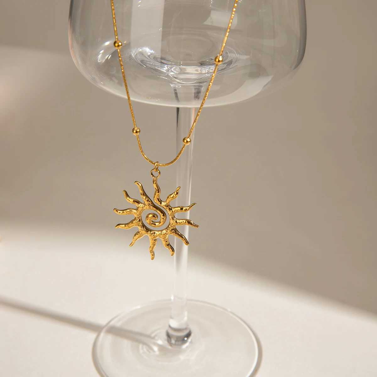 Youthway Versatile Chic Gold Plated Stainless Steel Hollow Sun Pendant Necklace For Women Waterproof Jewelry New Arrival Gift W250318