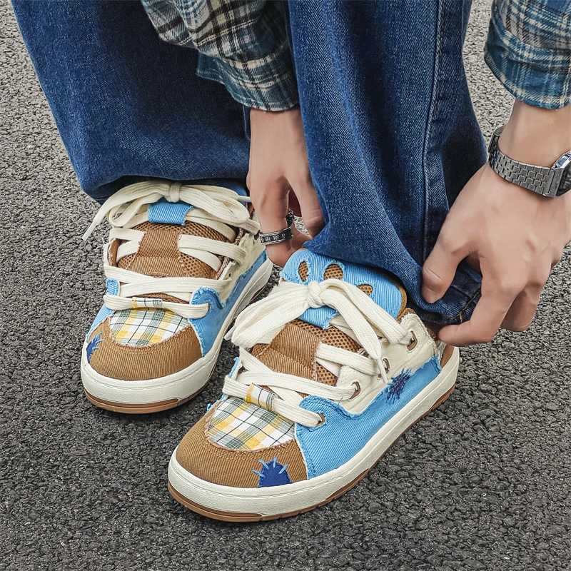 2024 Hot Selling Youth Cricket Shoe Grassland Outdoor Breathable Casual Shoe Student Canvas Shoes Wens Thick Sole Sports Shoe Y250318