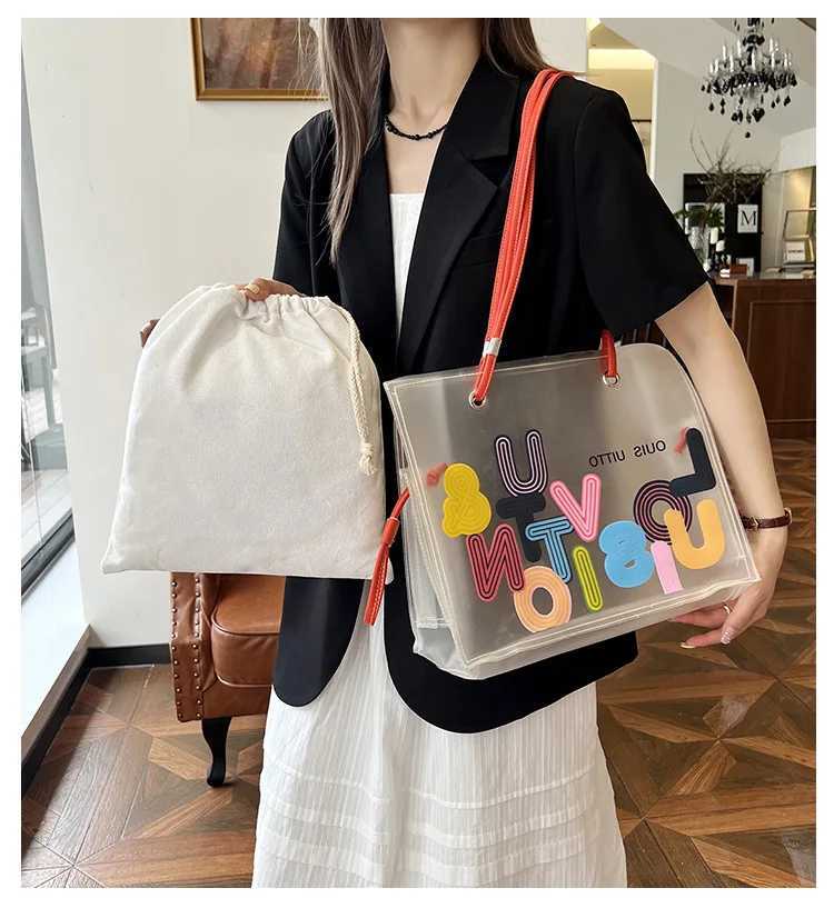 Versatile Transparent Jelly Bag Wens Large Capacity 2024 New Fi Niche Portable Shoder Bag Tote Bag Spring and Summer Z250318