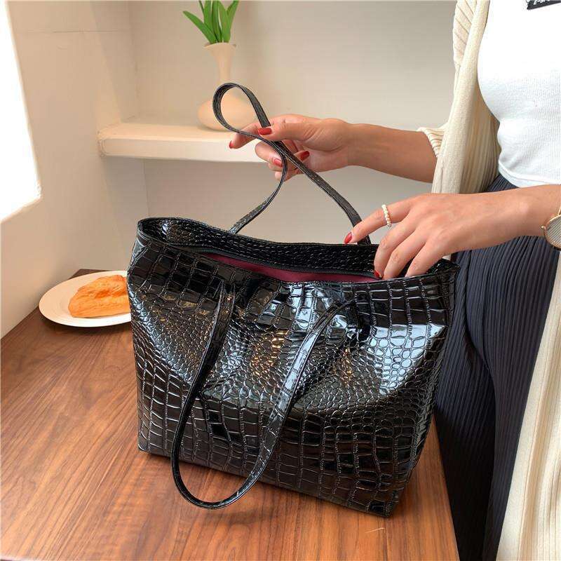 Crocodile patterned shoulder large capacity women's bag, 2022 new trendy Korean version, simple commuting portable PU tote bag