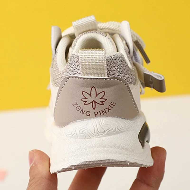 Childrens boys and girls casual sports shoes soft and breathable mesh running sports shoes preschool school fashion 2025 W250318