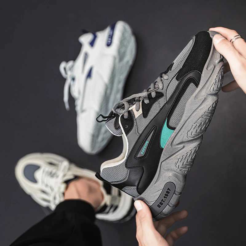 Thick sole Mens casual sports shoes 2023 new trend mesh lace breathable casual sports shoes adding soft soles Y250318