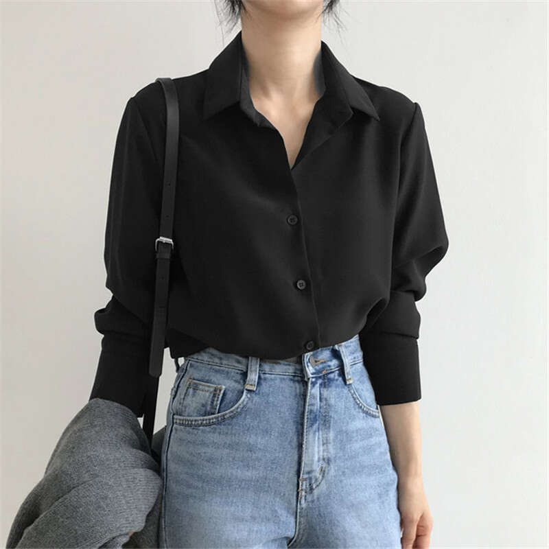 2022 Autumn Women's Long sleeved Spring Design Feeling Small and Popular Black Top Hong Kong Flavor Temperament Covering Belly Shirt