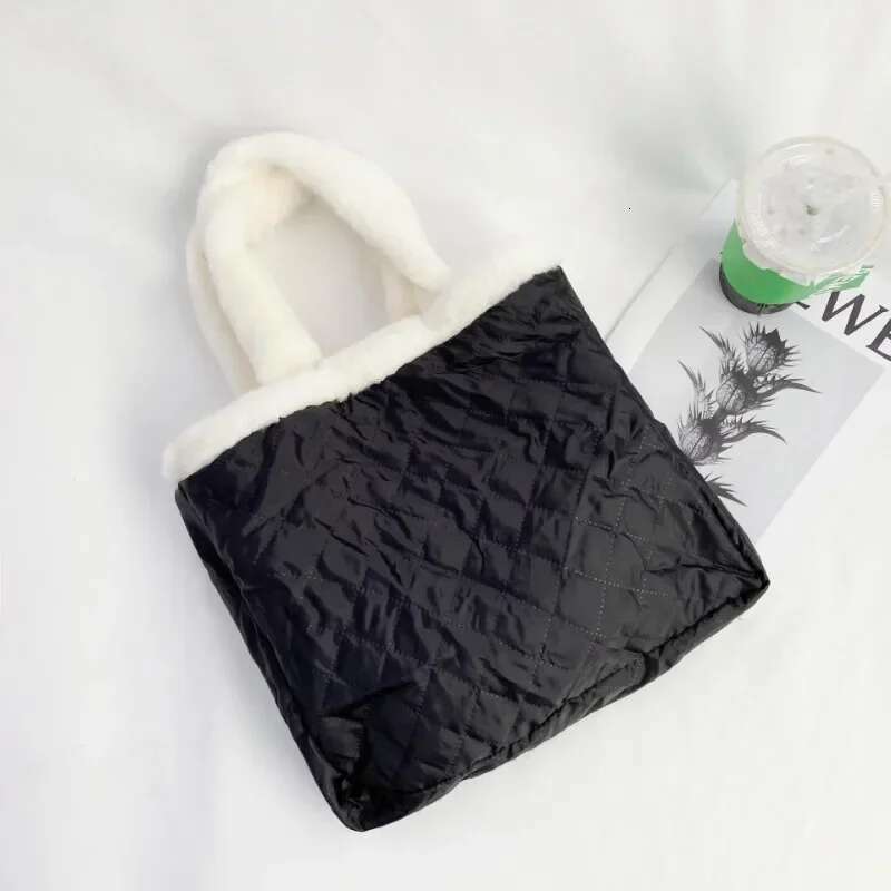 Meet You Fashion Large Capacity Faux Fur Tote Designer Lady Fluffy Soft Plush Shopping Shoulder Bag Warm Winter Sac