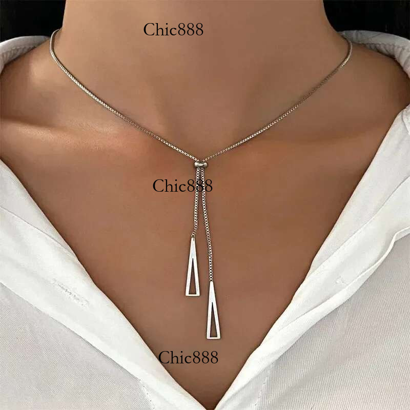 Metal Style Sier Color Triangle Pendant Necklace Fashionable Simple Charm Y Lariat Necklaces for Women Boho Minimalist Jewelry