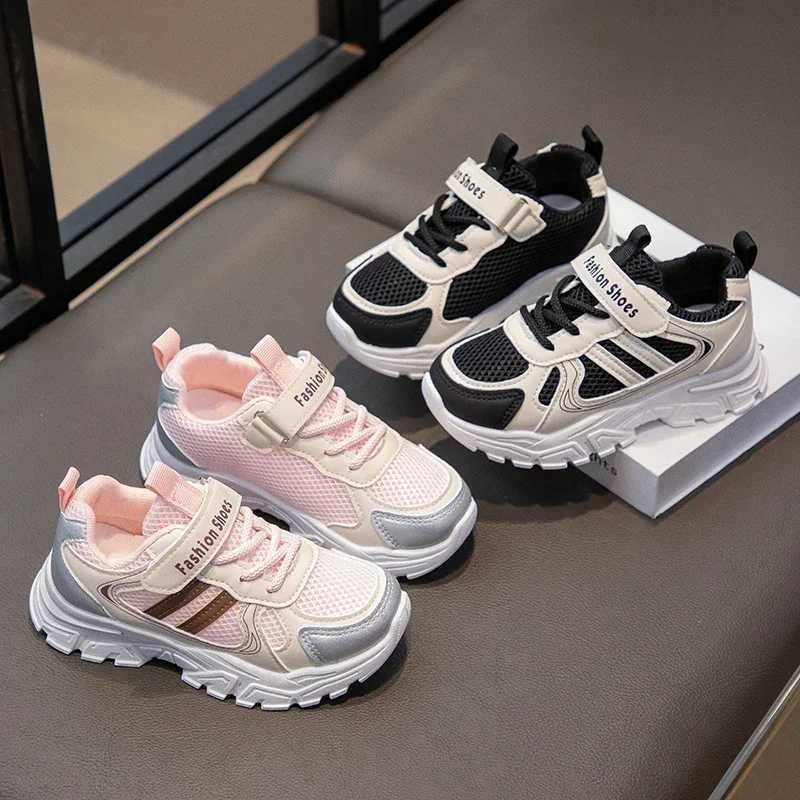 Childrens sports shoes mesh breathable childrens running shoes thick soft sole trend 2024 fashion new student sports shoes hook and loop W250318