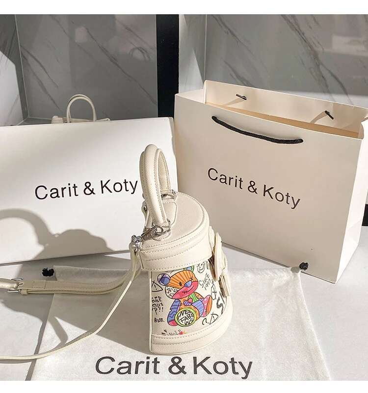 High Quality Fashion Women's Handbag Cute Bear Cartoon Printing Bucket Textured Leather Shoulder Messenger Bag Lady Purse