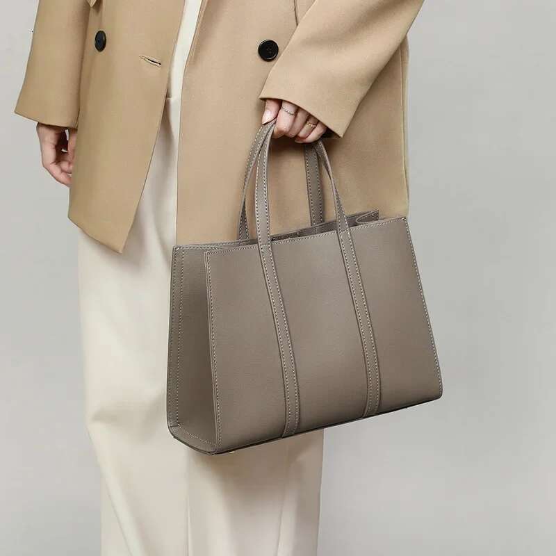 2024 New Retro Women Tote Bag High Quality Shoulder Designer Female Large Handbags Genuine Leather Ladies Bags Brown