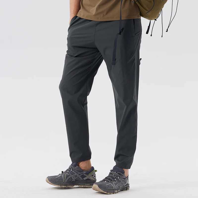 Sports pants for men running pants with zippered pockets mens training and running pants mens casual sports pants W250318