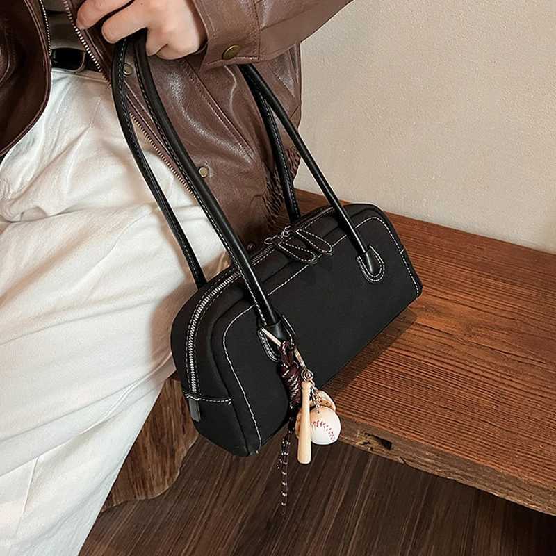 New suede shopping bag for Wen Mti pockets underarm pockets synthetic suede solid color handbags zippered Sahel bags used for work shopping Y250318