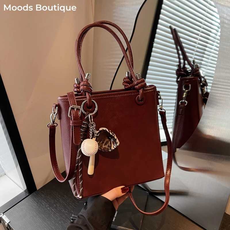 High quality handbag suitable for warm Mti accessories large capacity Shoder cross shaped bucket bag with pendant 2024 luxury handbag Y250318