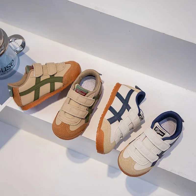 Childrens sports shoes boys and girls soft sole anti slip casual student running shoes childrens sports shoes warm cotton shoesXJ250318