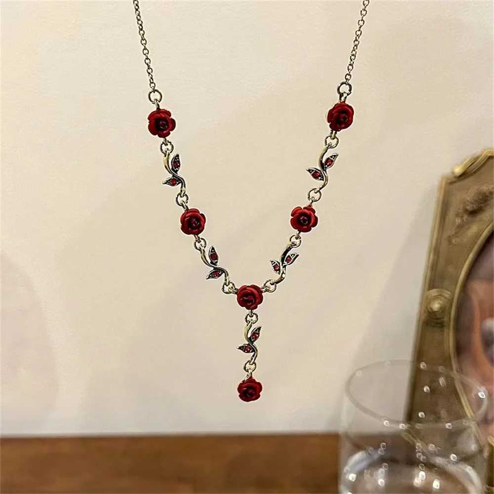 Vintage French Bronze Y2K Necklace Gothic Red Rose Necklace Acrylic Flower Pendant Elegant Jewelry Wholesale W250318