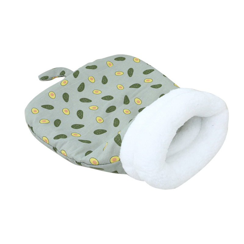 New Autumn and Winter Warm Pet Sleeping Bag Lamb Fleece Warm Cat Nest Drill Hole Bedding Semi Closed Dog Nest Suitable for Dogs