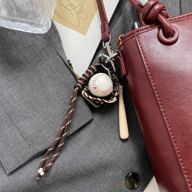 High quality handbag suitable for warm Mti accessories large capacity Shoder cross shaped bucket bag with pendant 2024 luxury handbag Y250318