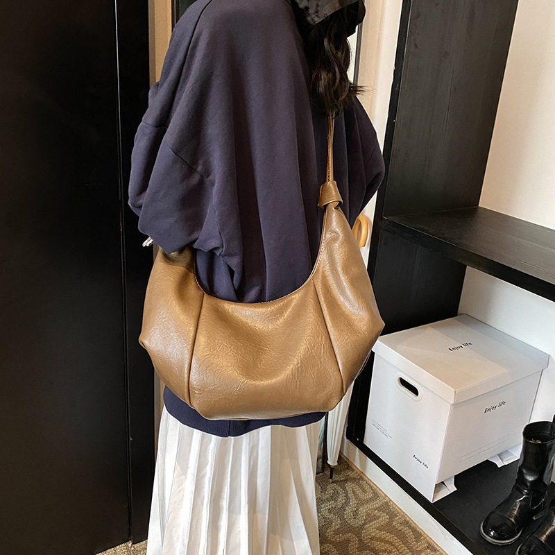 Korean Ins Large Capacity Soft Leather Dumpling For Women Lazy Style Leisure Versatile Commuter Single Shoulder Crossbody Bag Shoulder Bags