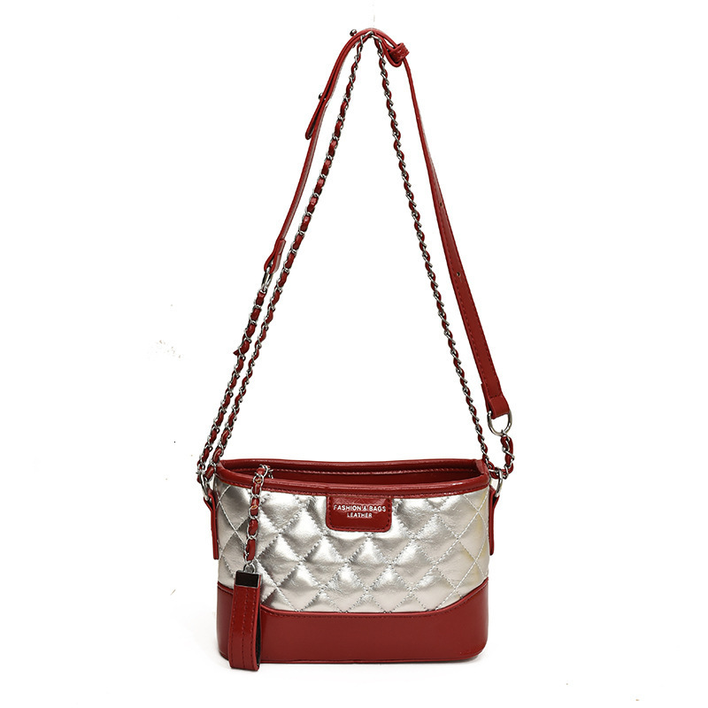 25 Summer New Lingge Chain High Quality Embroidery Thread Cross Handbag High End Designer Fashion Crossbody Bag Versatile Small Fragrant Women s Walle