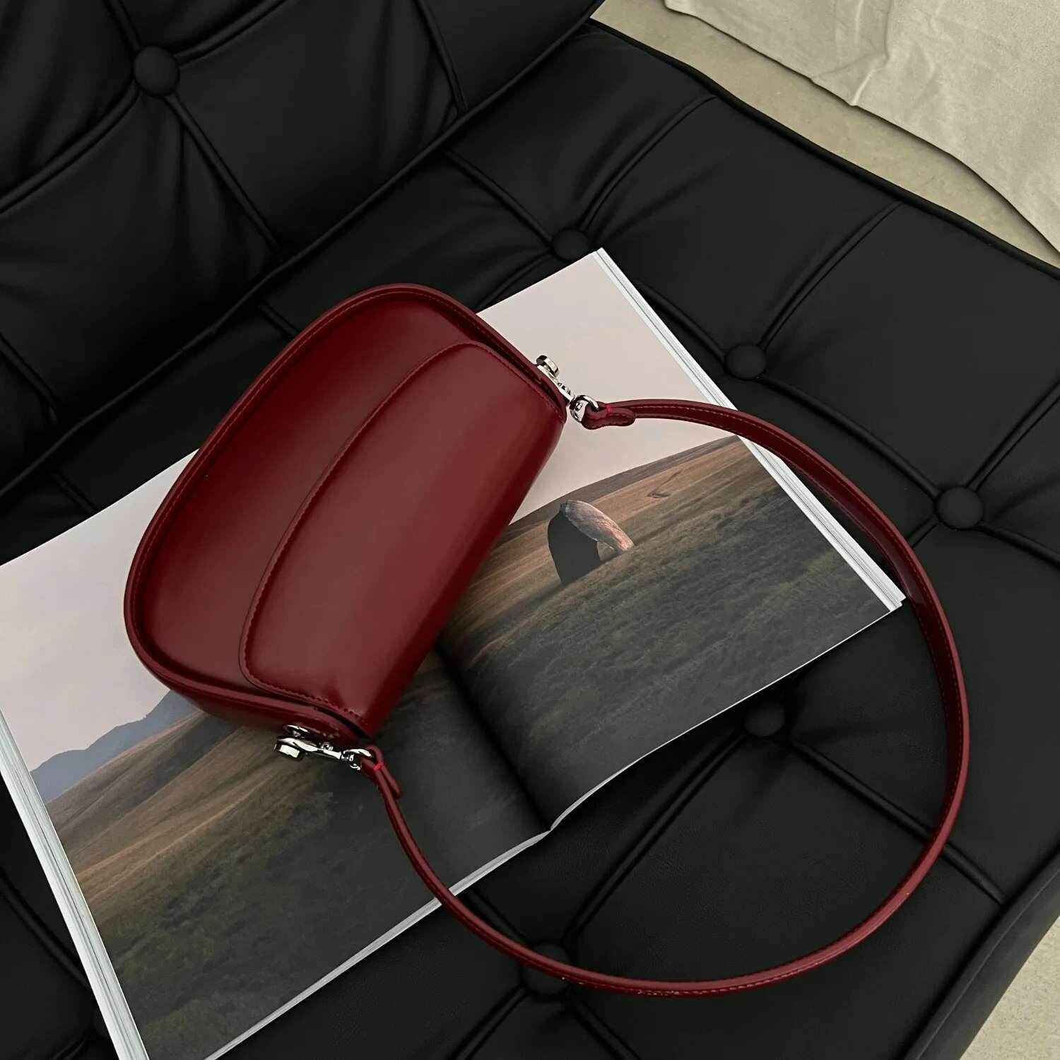 Vintage Stylish Bury Noble Ladies Saddle Small Glossy Split Cow Leather Women Crossbody Shoulder Bag High-End Daybag