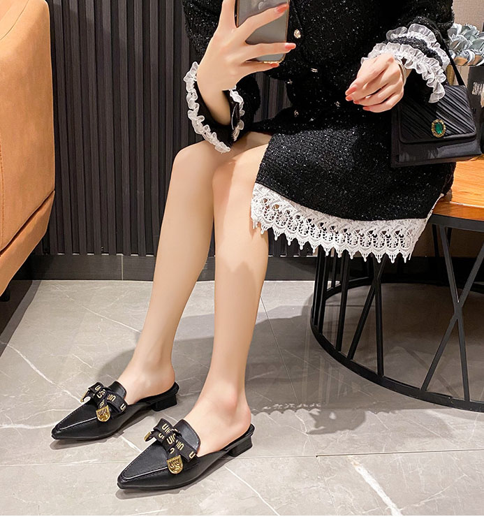 Baotou half slippers fashionable outdoor wear New style pointed-toe lazy mules for spring and summer Large-size women's shoes in sizes 41-43