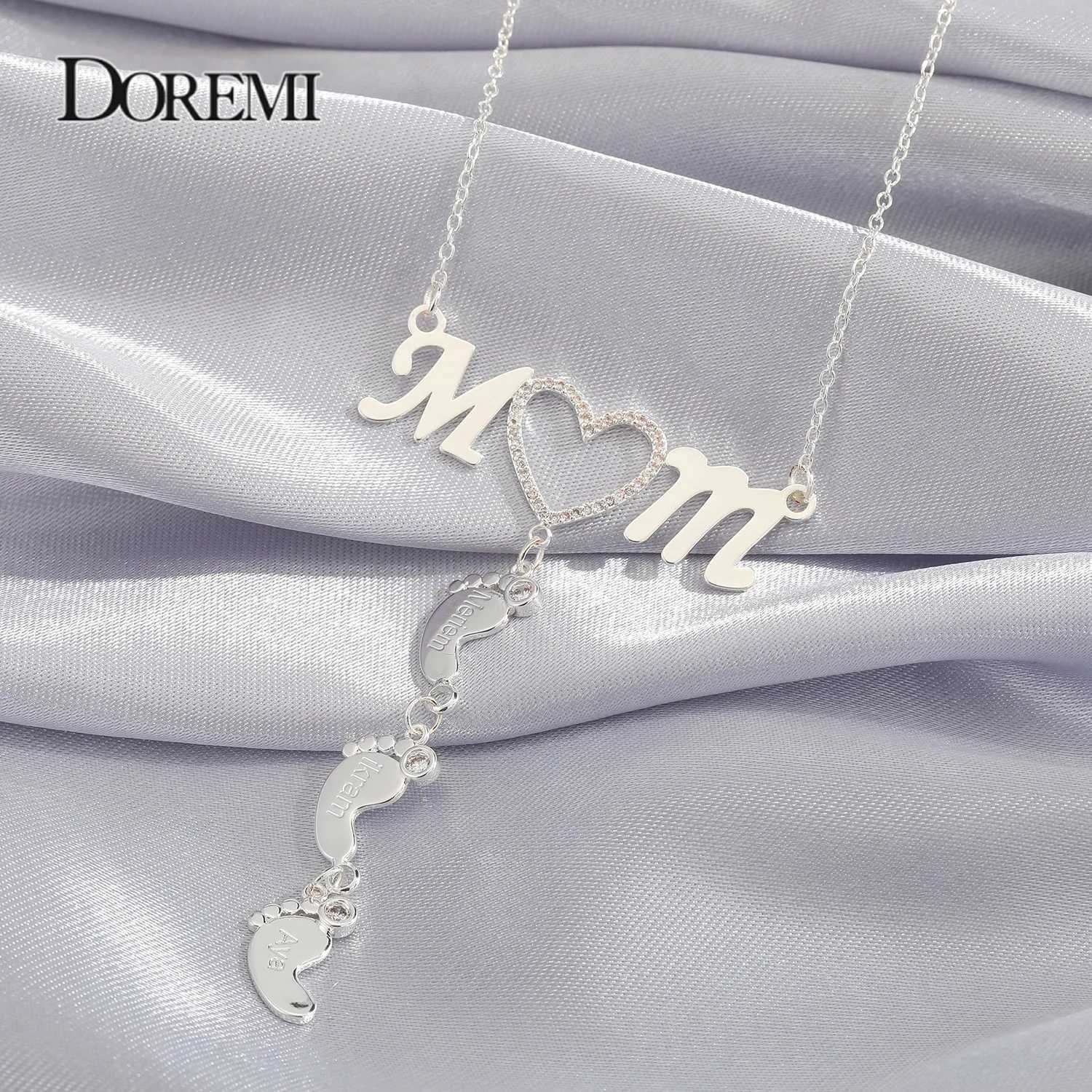 Doremi Baby Foot Pendant MOM Necklace Name Necklace Pendant Customized Birthday Personalized Inlay CZ Heart Shaped Necklace W250318